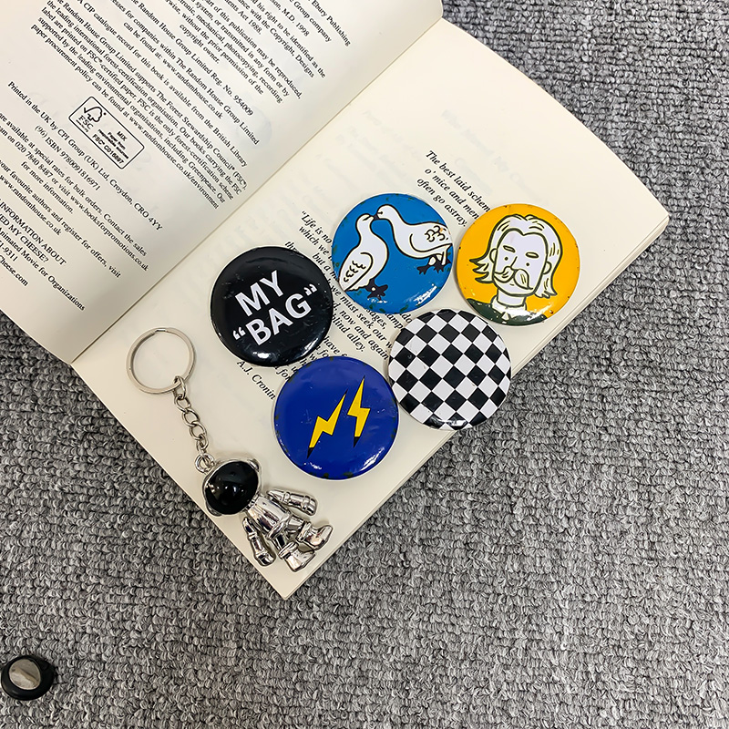 METAL ASTRONAUT + LH5 BADGE